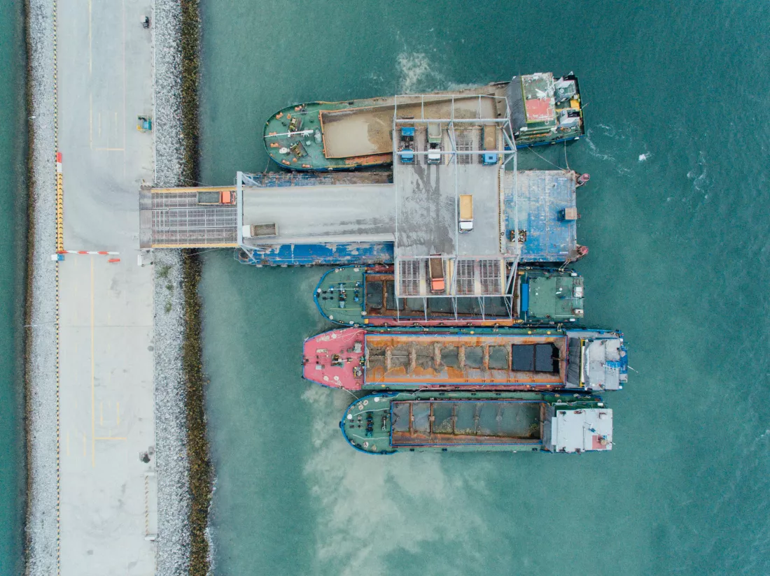 hanson-lu-k8g461tfBQQ-unsplash