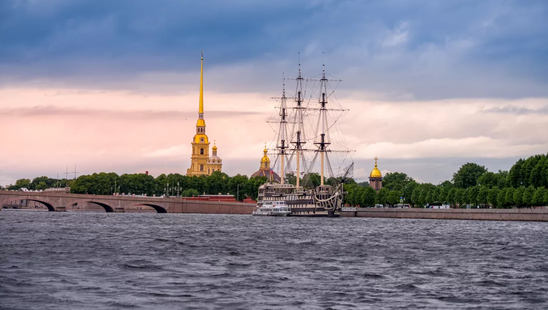 view-peter-paul-fortress-st-petersburg-sunset-from-neva-river-bed