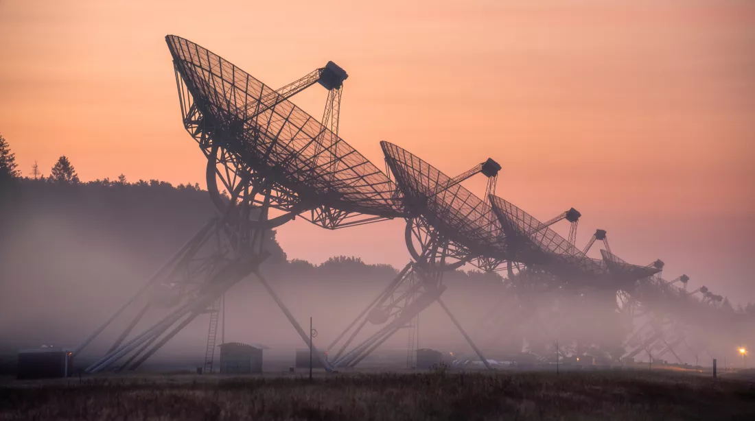 satellite-radio-station-netherlands-sunrise